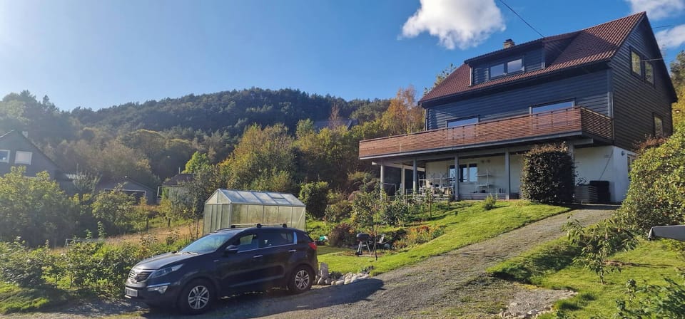 House, 3 Bedrooms, Fireplace | Exterior