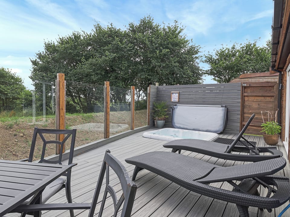 Decking | Old Spot - The Pig on the Hill, Westward Ho