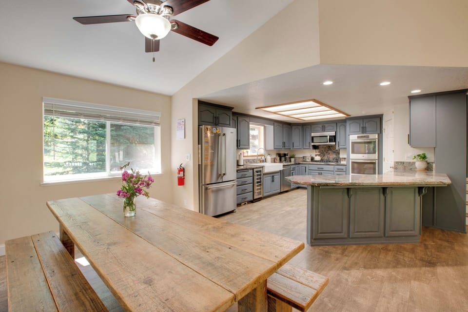 Dining Area | Main Level
