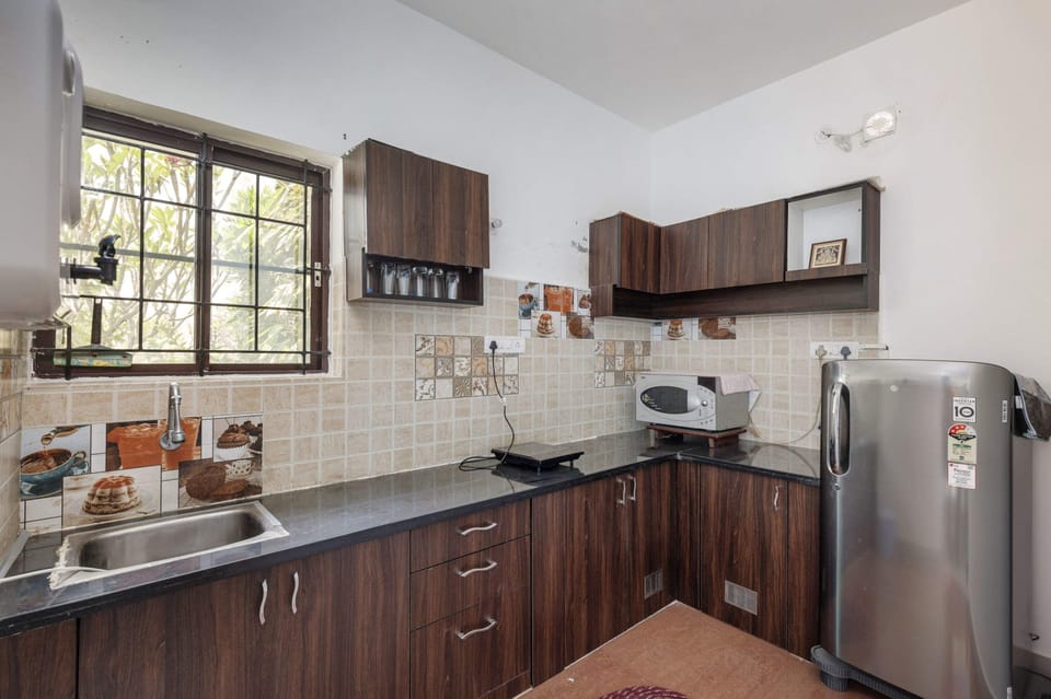 Villa (1 Bedroom) | Private kitchen | Microwave