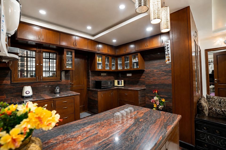 Apartment (2 Bedrooms) | Private kitchen | Microwave, oven, cookware/dishes/utensils