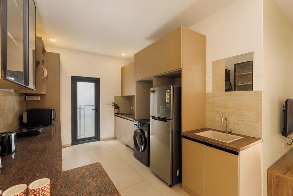 Apartment (1 Bedroom) | Private kitchen | Microwave, blender