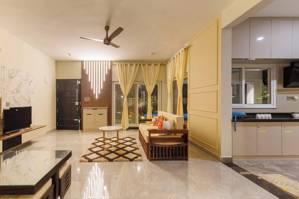 Apartment (1 Bedroom) | Living area | TV