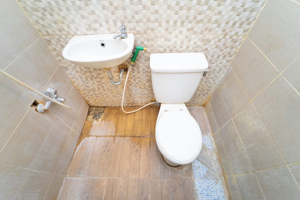 Standard Double Room | Bathroom