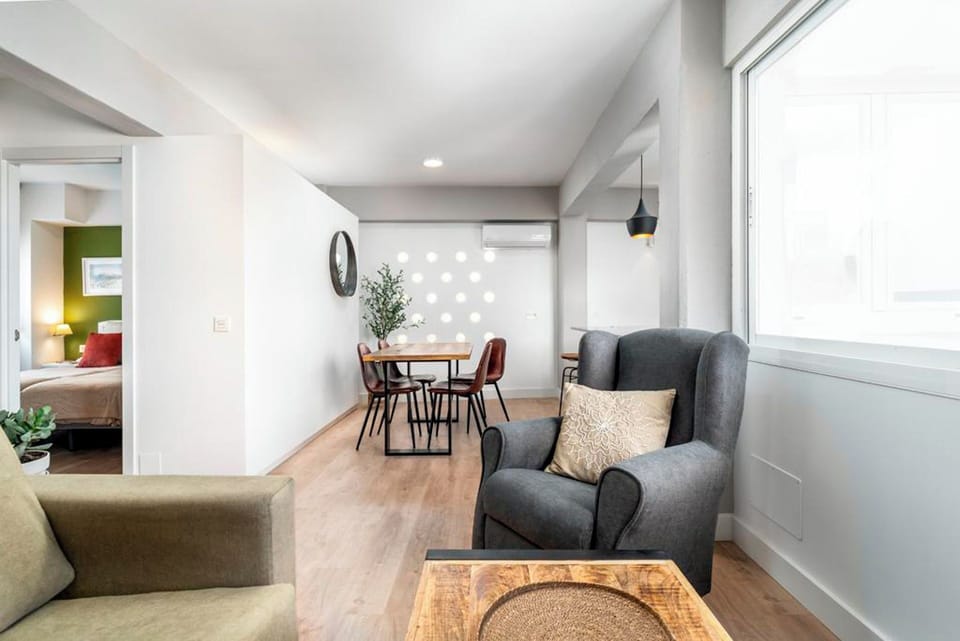 Deluxe Apartment, 2 Bedrooms, Non Smoking | Living area
