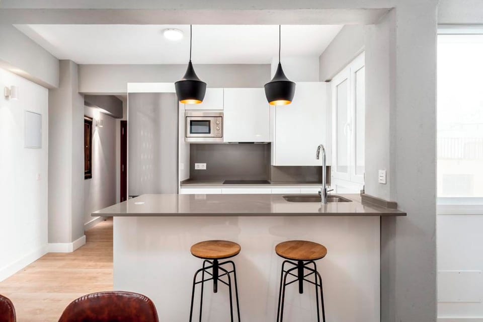 Deluxe Apartment, 2 Bedrooms, Non Smoking | Private kitchen