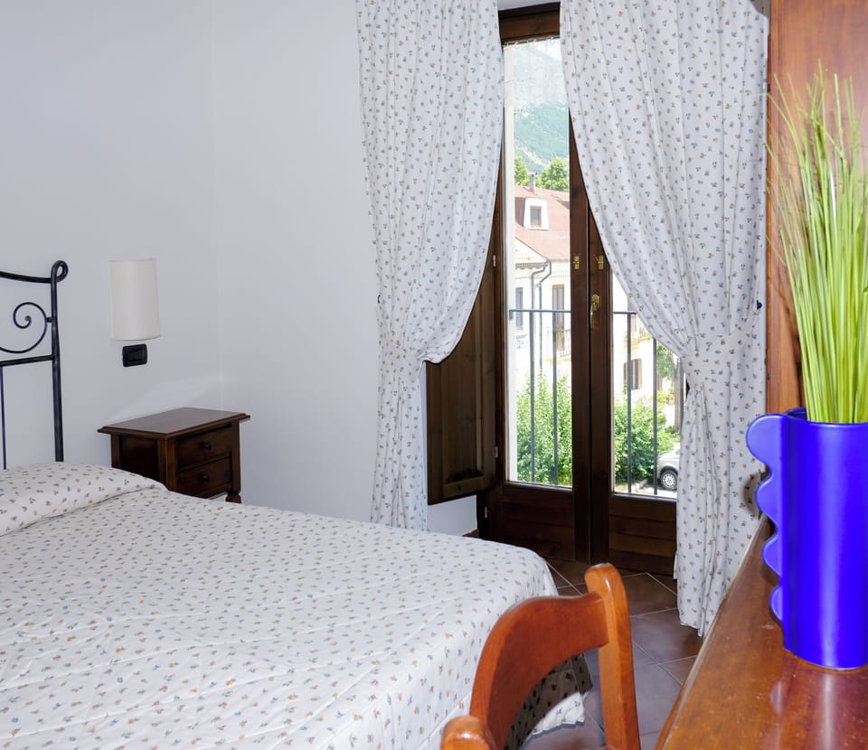Suite, Balcony, Mountain View | In-room safe, WiFi (free)