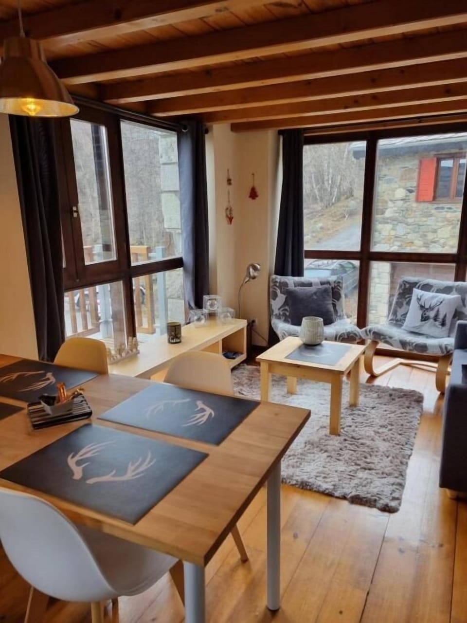 Superior Apartment, Balcony, Mountain View | Dining | Breakfast, lunch and dinner served