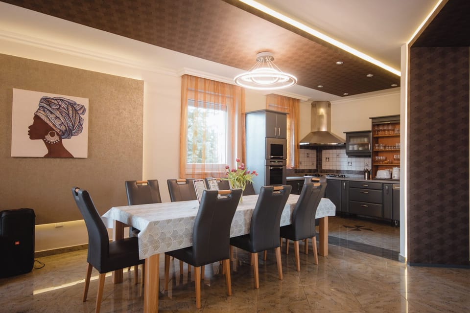 Superior House, Patio, Lake View | Dining