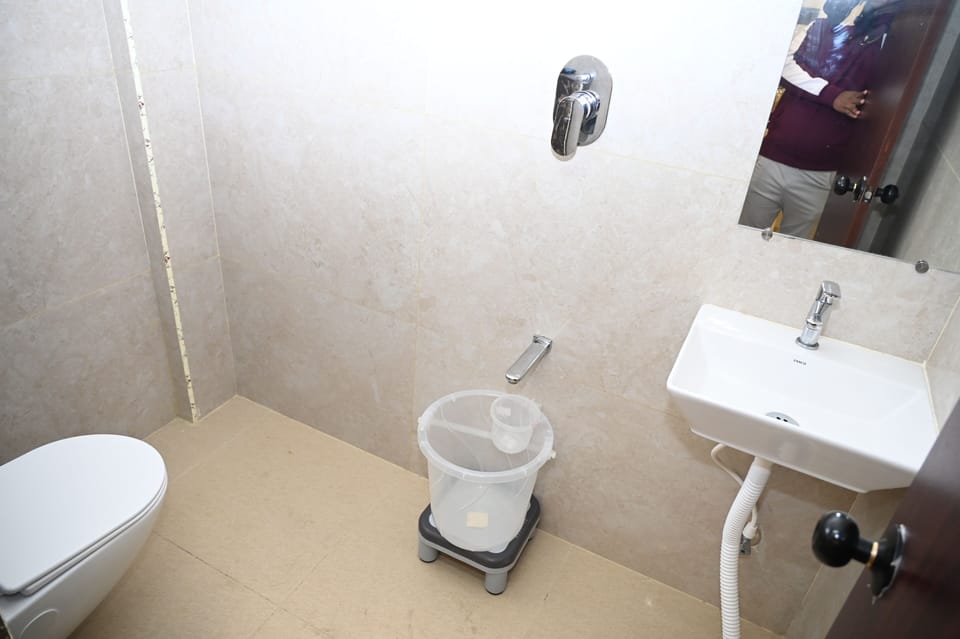 Shower, towels, soap, shampoo