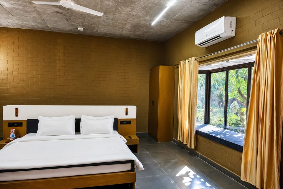 Deluxe Room | Desk, laptop workspace, WiFi (free)