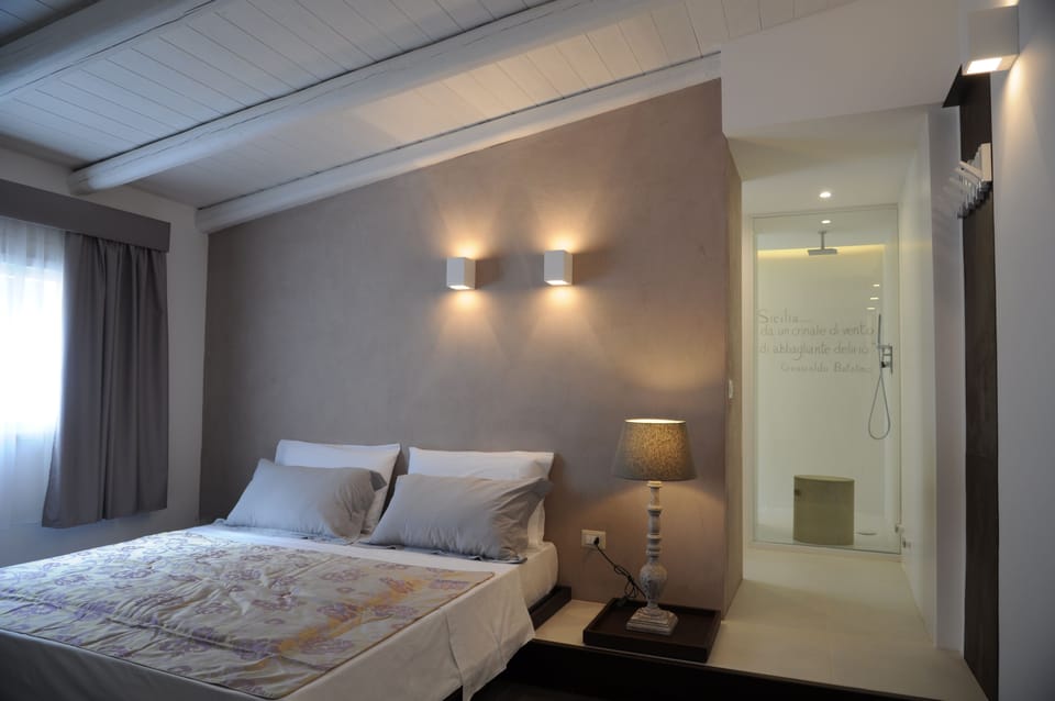 Superior Double Room | Free minibar, in-room safe, soundproofing, free WiFi