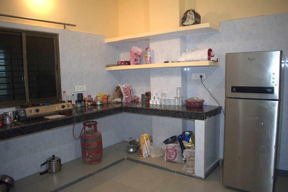 Deluxe Room, City View | Private kitchen