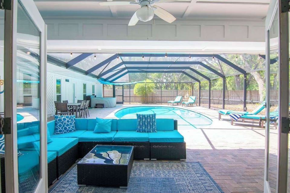 House | 5 bedrooms, high-speed internet