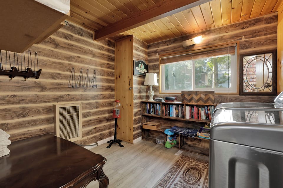Full-size washer and dryer right on-site. Convenience at your fingertips for families and extended getaways in Big Bear.