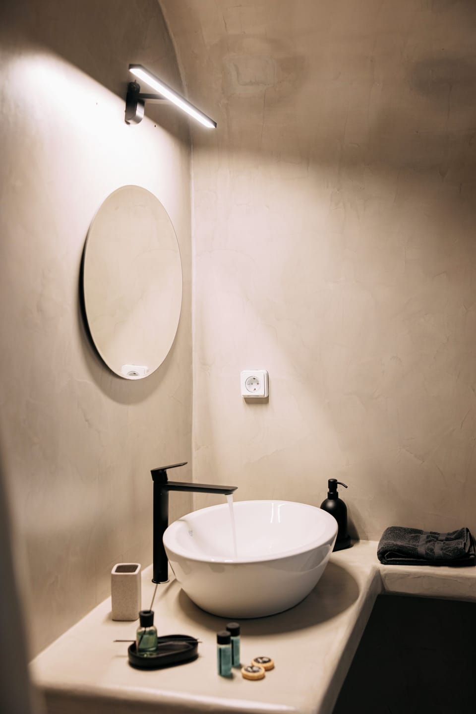 Exclusive Studio, Private Bathroom | Bathroom | Shower, towels, soap, shampoo