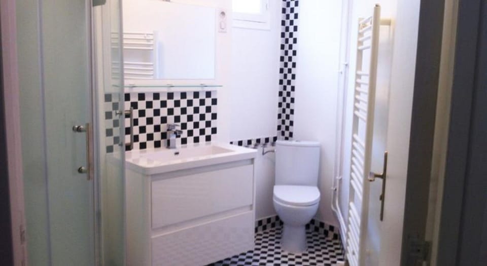 Les Suites de Vanves Bed and Breakfast in Vanves