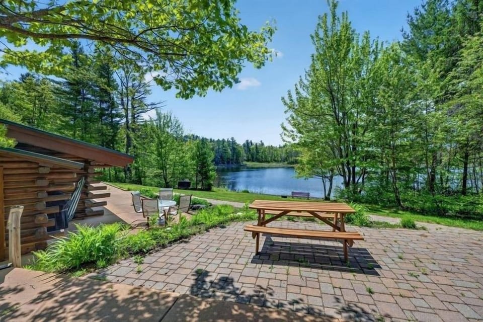 Cabin, 3 Bedrooms | Outdoor dining
