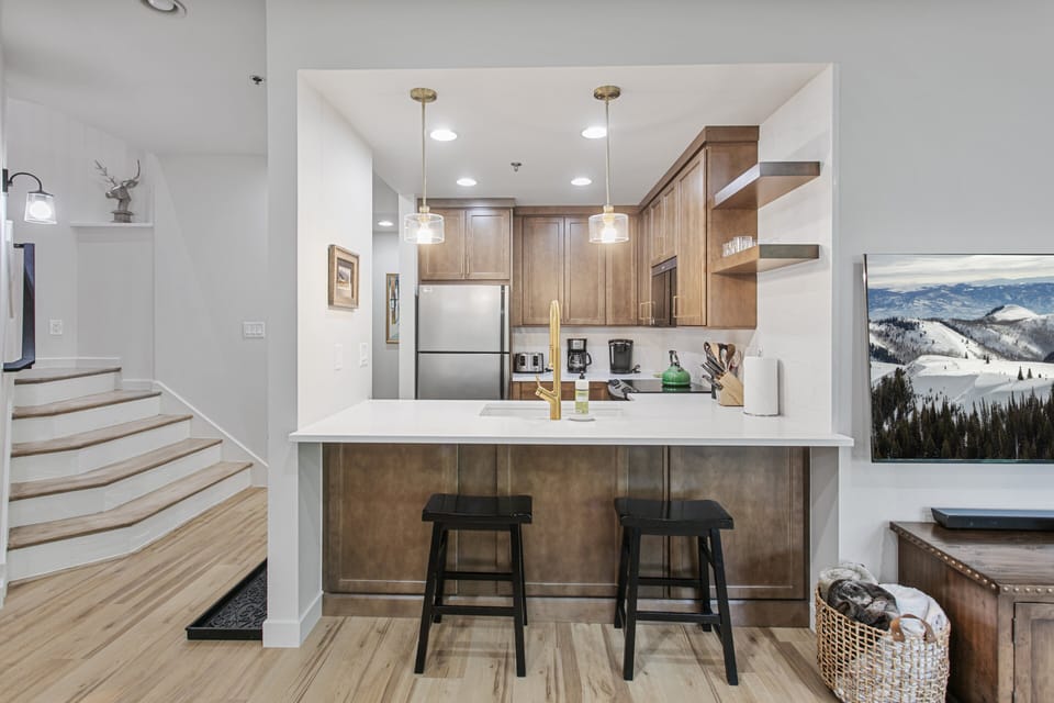 Condo, 2 Bedrooms | Private kitchen | Fridge, oven, toaster