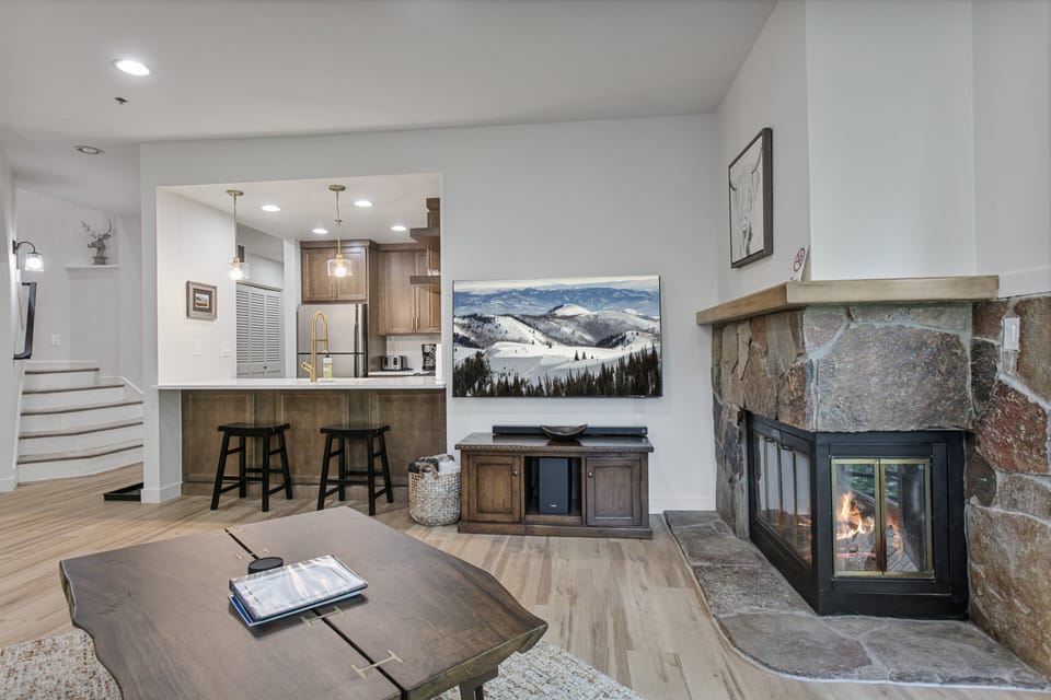 Condo, 2 Bedrooms | Interior