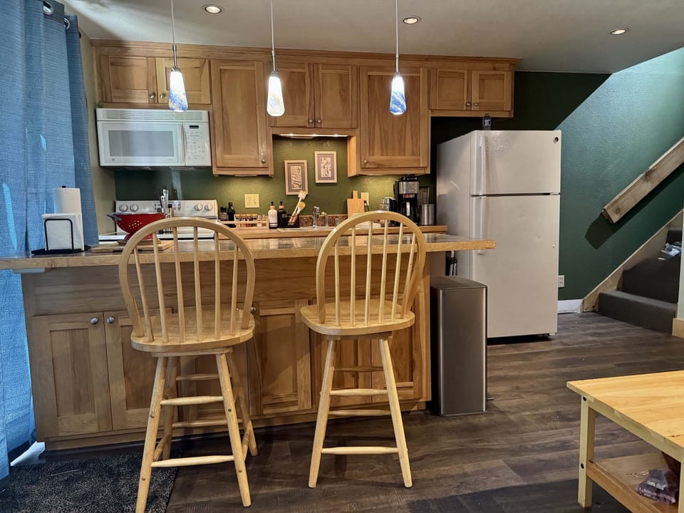 Condo, 1 Bedroom | Private kitchen | Coffee/tea maker, fridge, oven, toaster