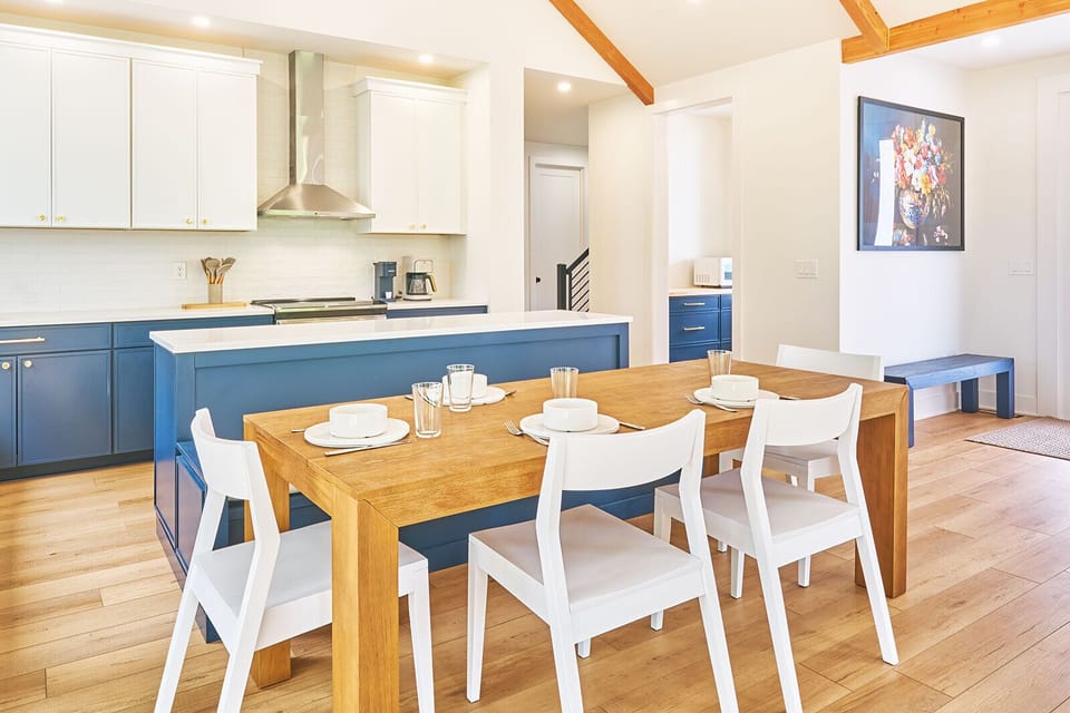 Open-Concept Dining – Designed for easy entertaining and shared meals.