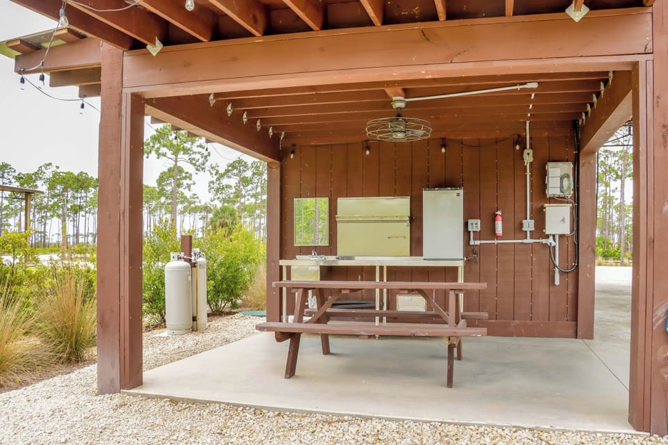 Outdoor Sink and Picnic Area