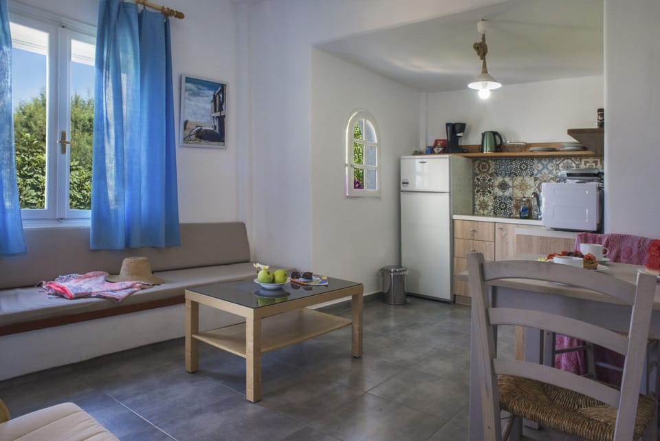 Apartment, 2 Bedrooms, Sea View | 2 bedrooms, in-room safe, soundproofing, iron/ironing board