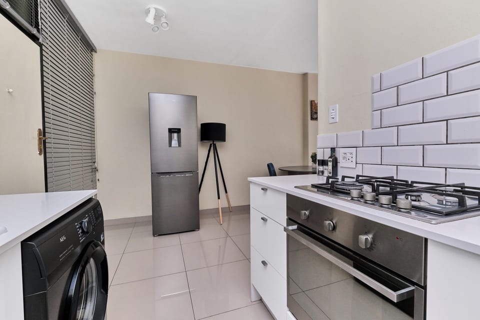 Apartment, Non Smoking | Private kitchen