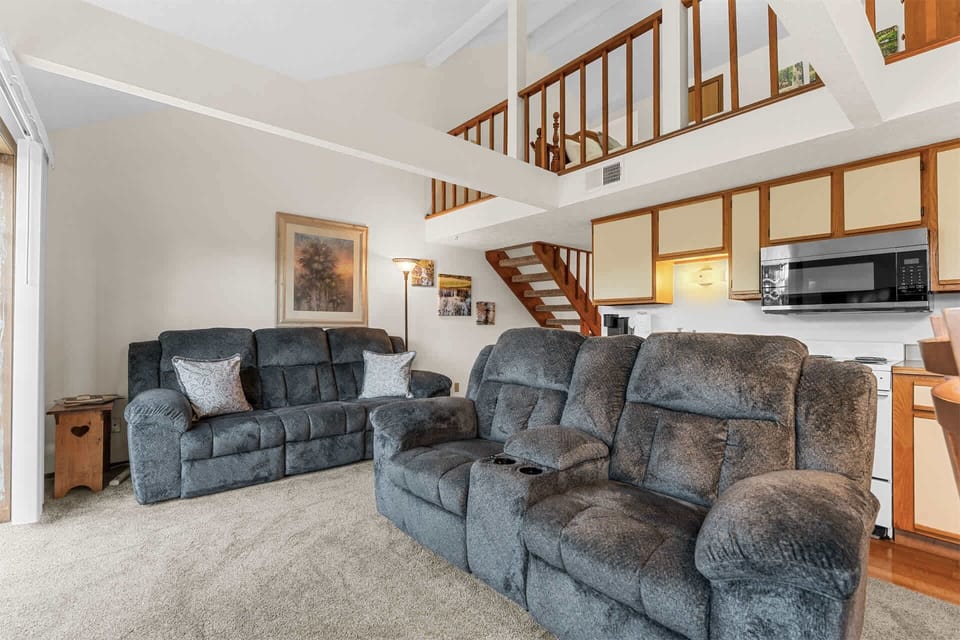 Condo, Multiple Beds, Mountain View (The Cozy Groves) | Living area