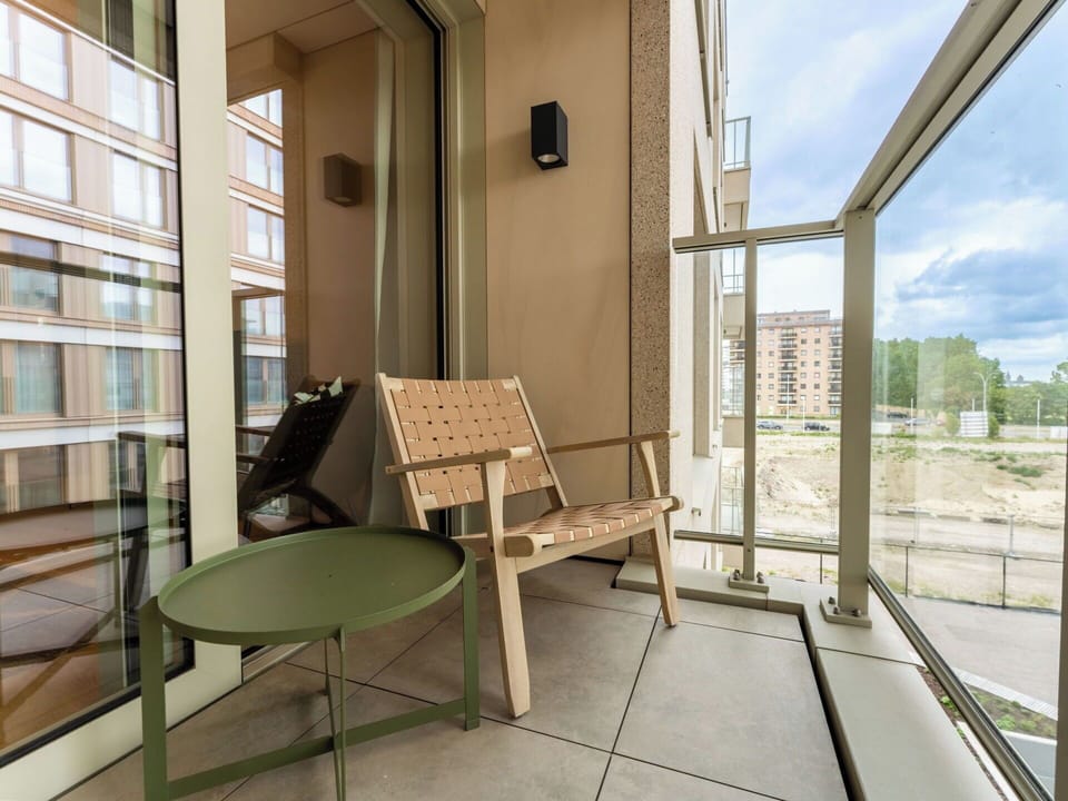Wood, Furniture, Flooring, Floor, Interior Design, Chair, Composite Material, Apartment, Glass, Wood Stain