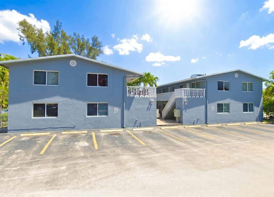 Welcome to your newly renovated home away from home, in a convenient Fort Lauderdale location.