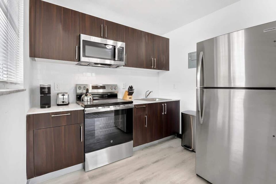 Whip up anything from a quick breakfast to a home-cooked dinner in the fully equipped kitchen.