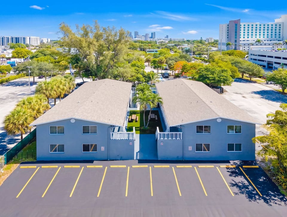 Welcome to your newly renovated home away from home, in a convenient Fort Lauderdale location.