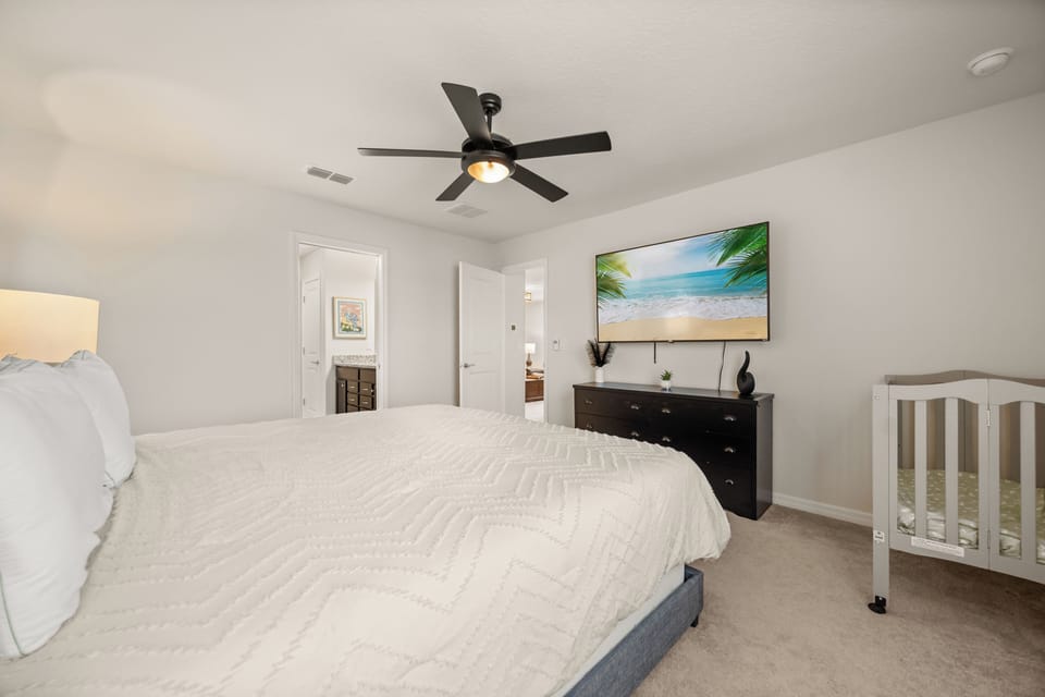 Family House, Patio, Courtyard View | Laptop workspace, iron/ironing board, WiFi (free), bed sheets