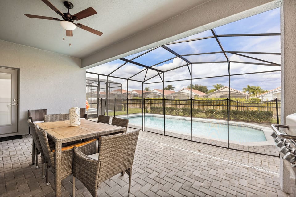 Family House, Patio, Courtyard View | Outdoor dining