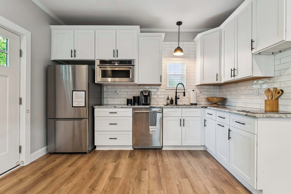 Studio, 1 King Bed with Sofa bed, City View (Loft Haven) | Private kitchen