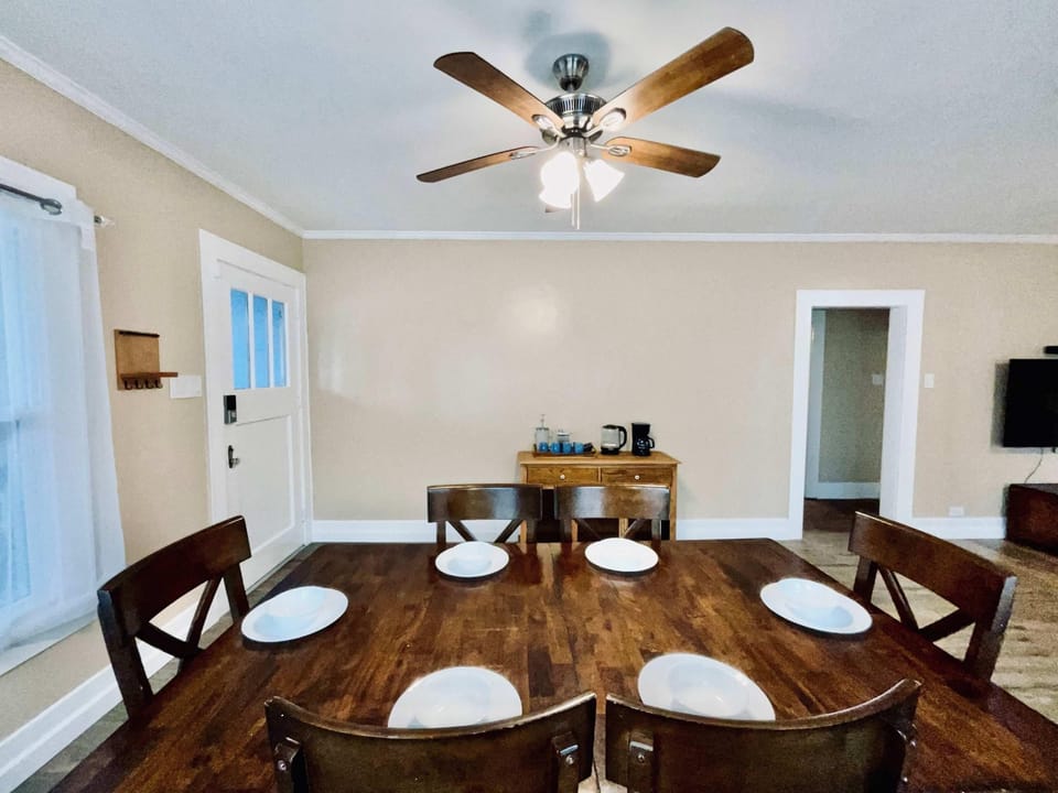 House, Multiple Beds, Garden View (East Blue Stay) | Dining
