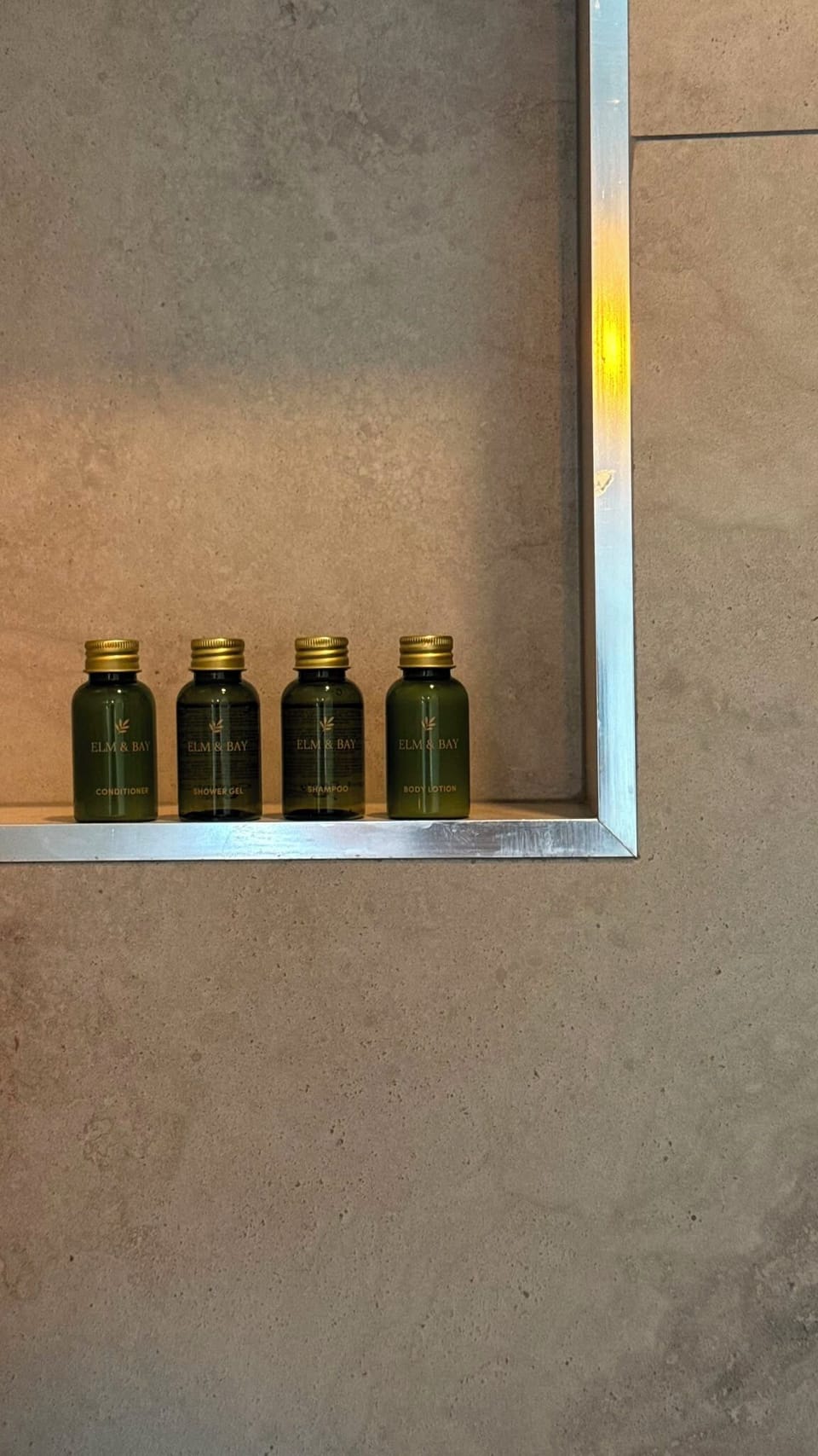 Deluxe Double Room | Bathroom amenities | Soap, shampoo, toilet paper