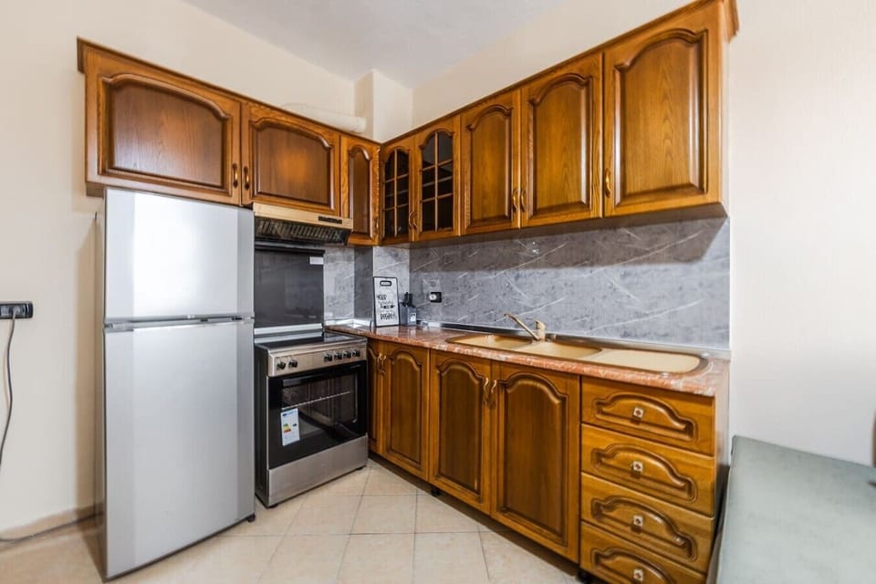 Fully-equipped kitchen