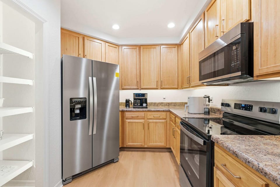 Condo, Multiple Beds, Garden View (Neverland Hideaway) | Private kitchen
