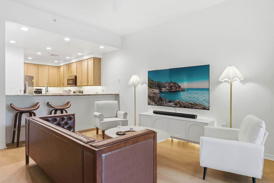 Condo, Multiple Beds, Garden View (Neverland Hideaway) | Living area