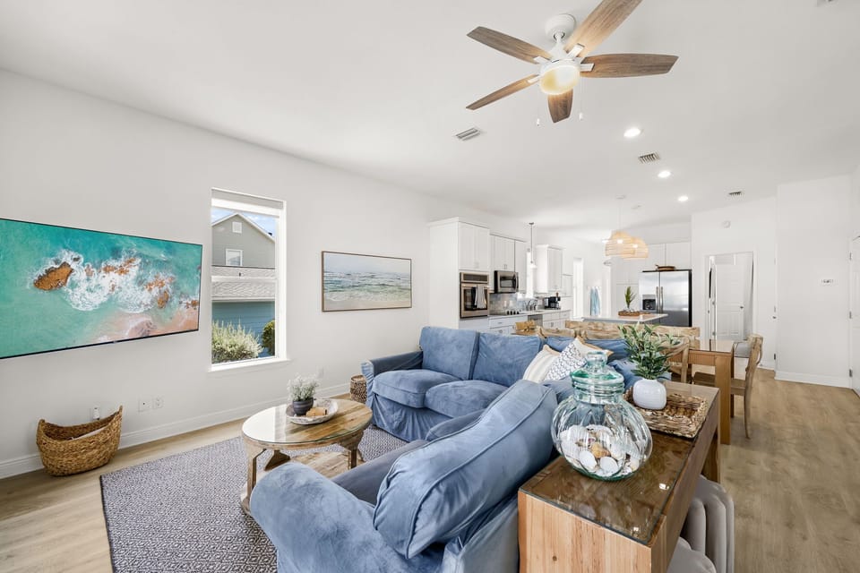 Open concept living, dining and kitchen area 