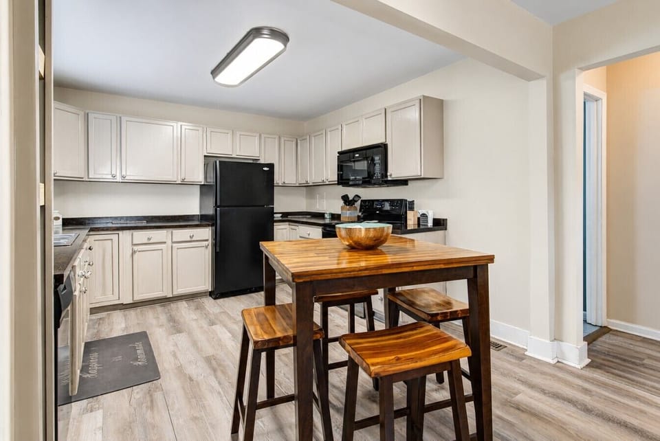 Gather around the dining table for breakfast before heading to Dollywood or enjoy a relaxed dinner together after a day of Smoky Mountain adventures.
