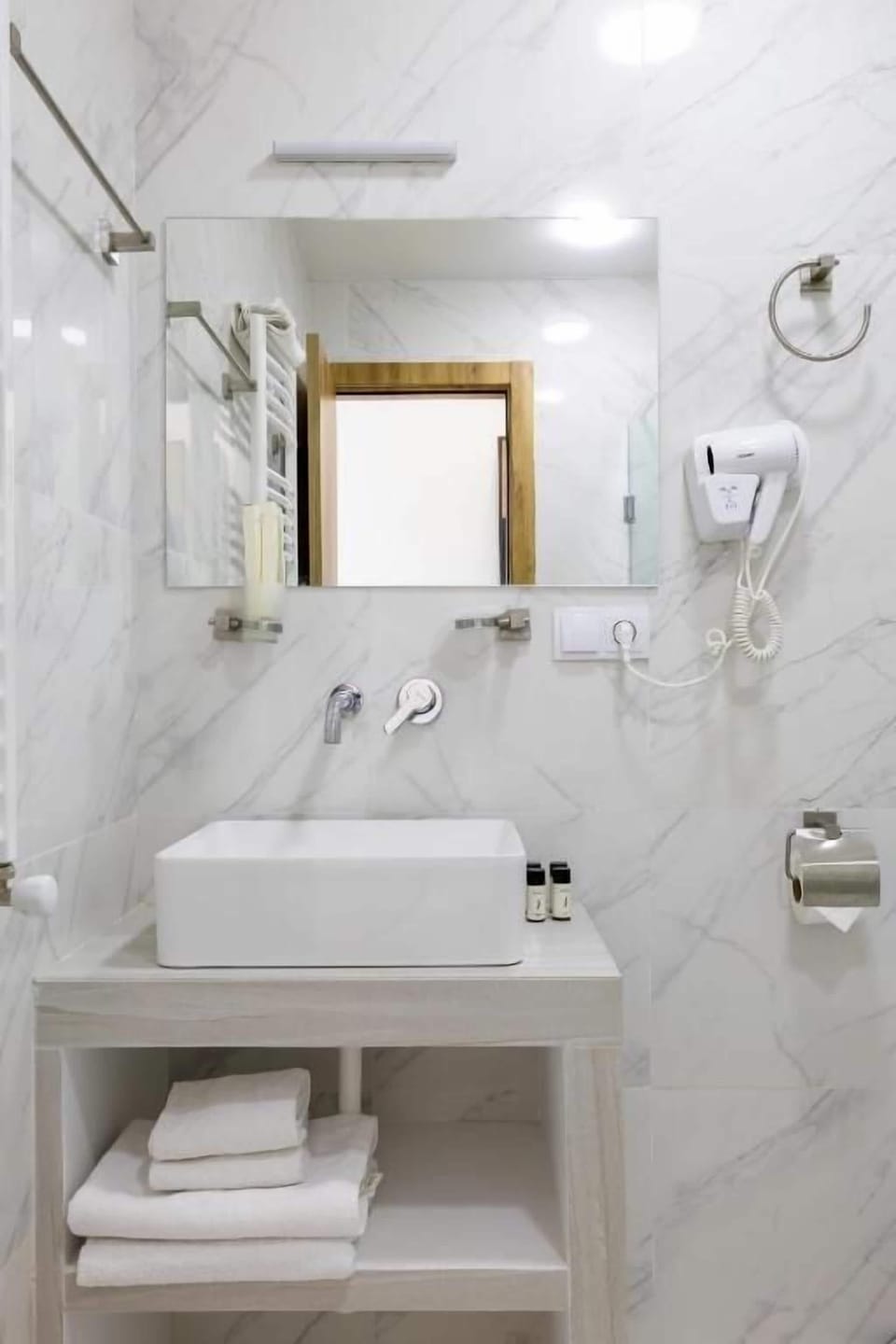 Family Room, Balcony, Mountain View | Bathroom | Bathtub, free toiletries, hair dryer, slippers