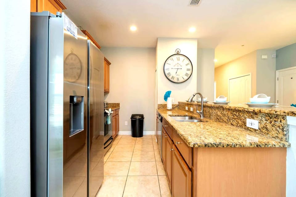 Townhome, Multiple Beds, Pool View (Golden Hours) | Private kitchen