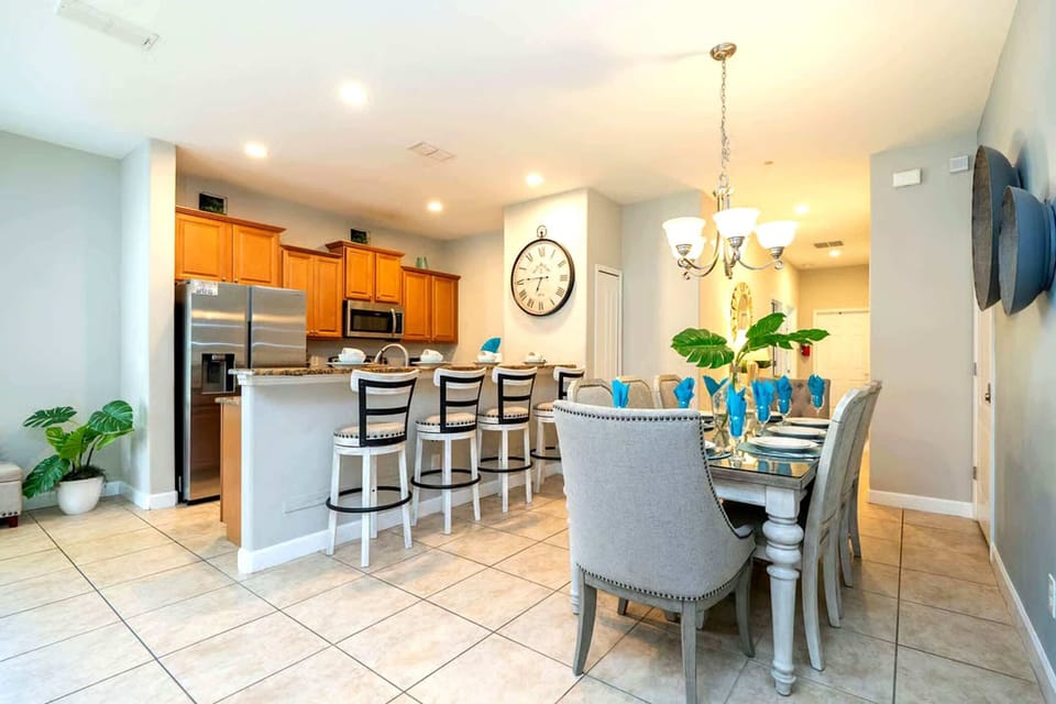 Townhome, Multiple Beds, Pool View (Golden Hours) | Dining