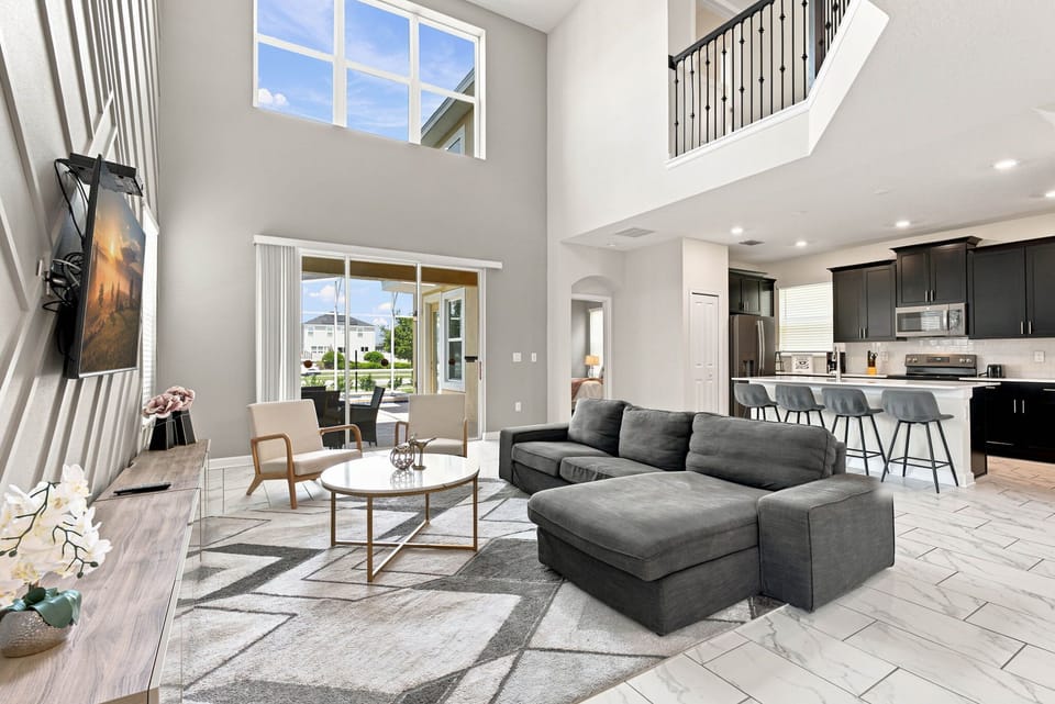 House (5 Bedrooms) | Living area | 50-inch TV with cable channels