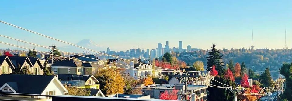 Stunning panoramic views in all directions from your private rooftop terrace! Catch mount Rainier, the Seattle skyline, Elliott Bay, Ballard, Queen Anne, and the lovely tree-lined streets of Fremont.