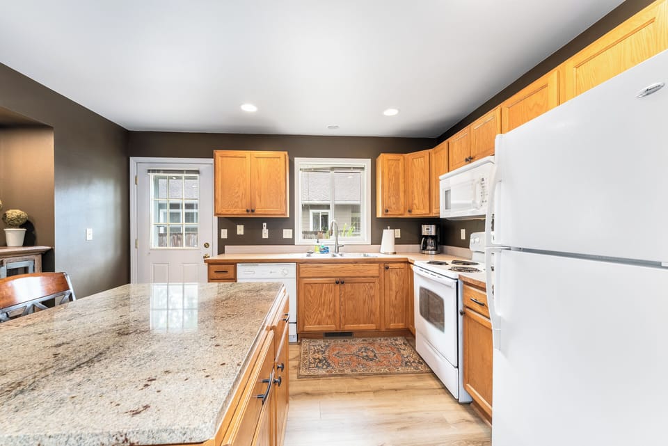 Full kitchen with plenty of space to gather and cook  | Interior
